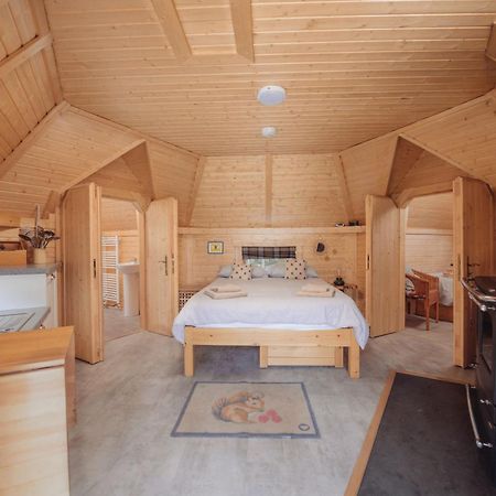 Cairngorm Bothies Villa อะบอยน์ ภายนอก รูปภาพ