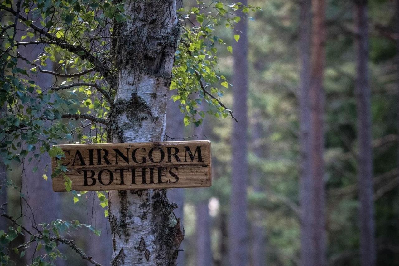 Cairngorm Bothies Villa อะบอยน์ ภายนอก รูปภาพ