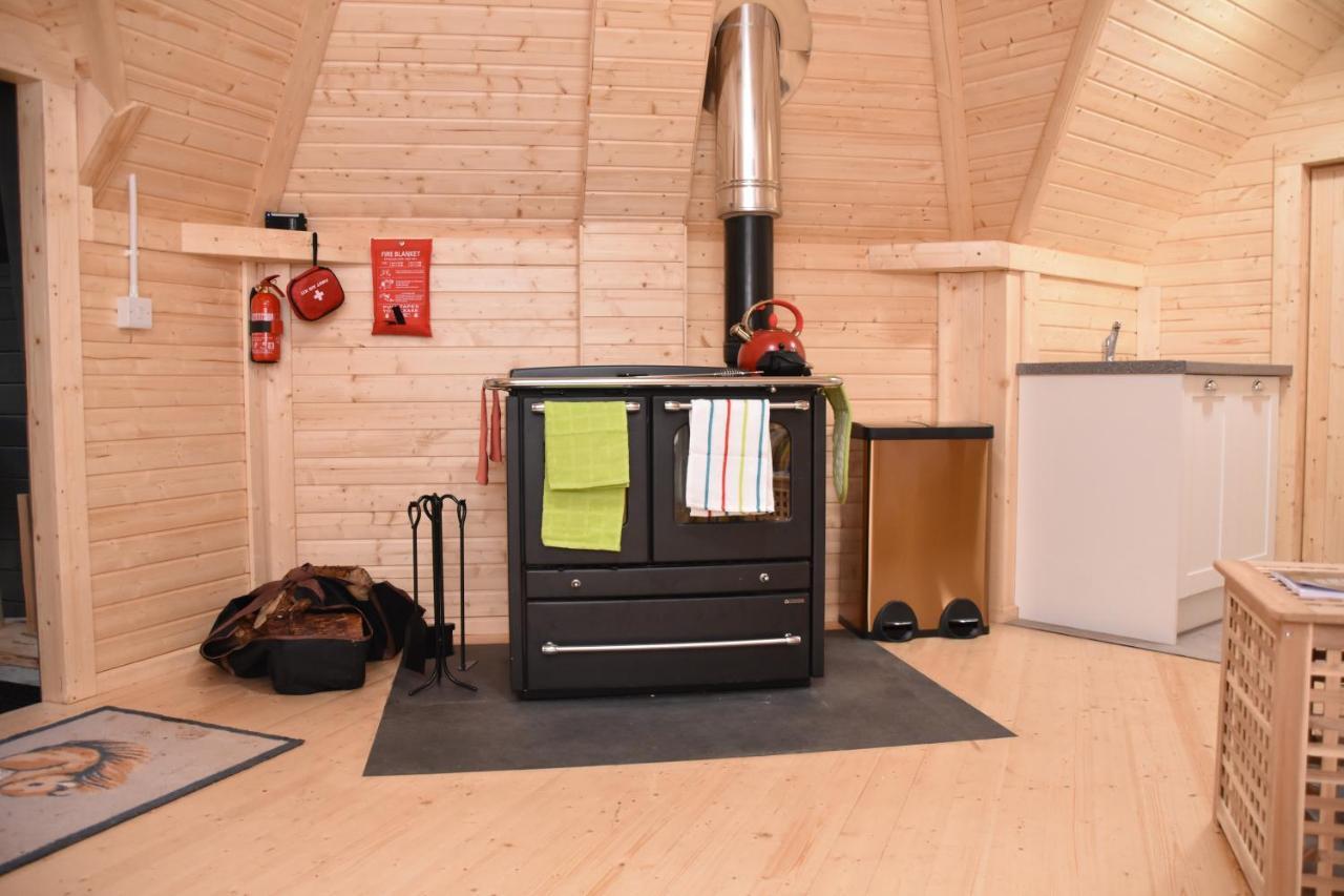 Cairngorm Bothies Villa อะบอยน์ ภายนอก รูปภาพ