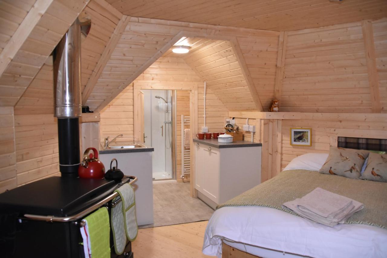 Cairngorm Bothies Villa อะบอยน์ ภายนอก รูปภาพ