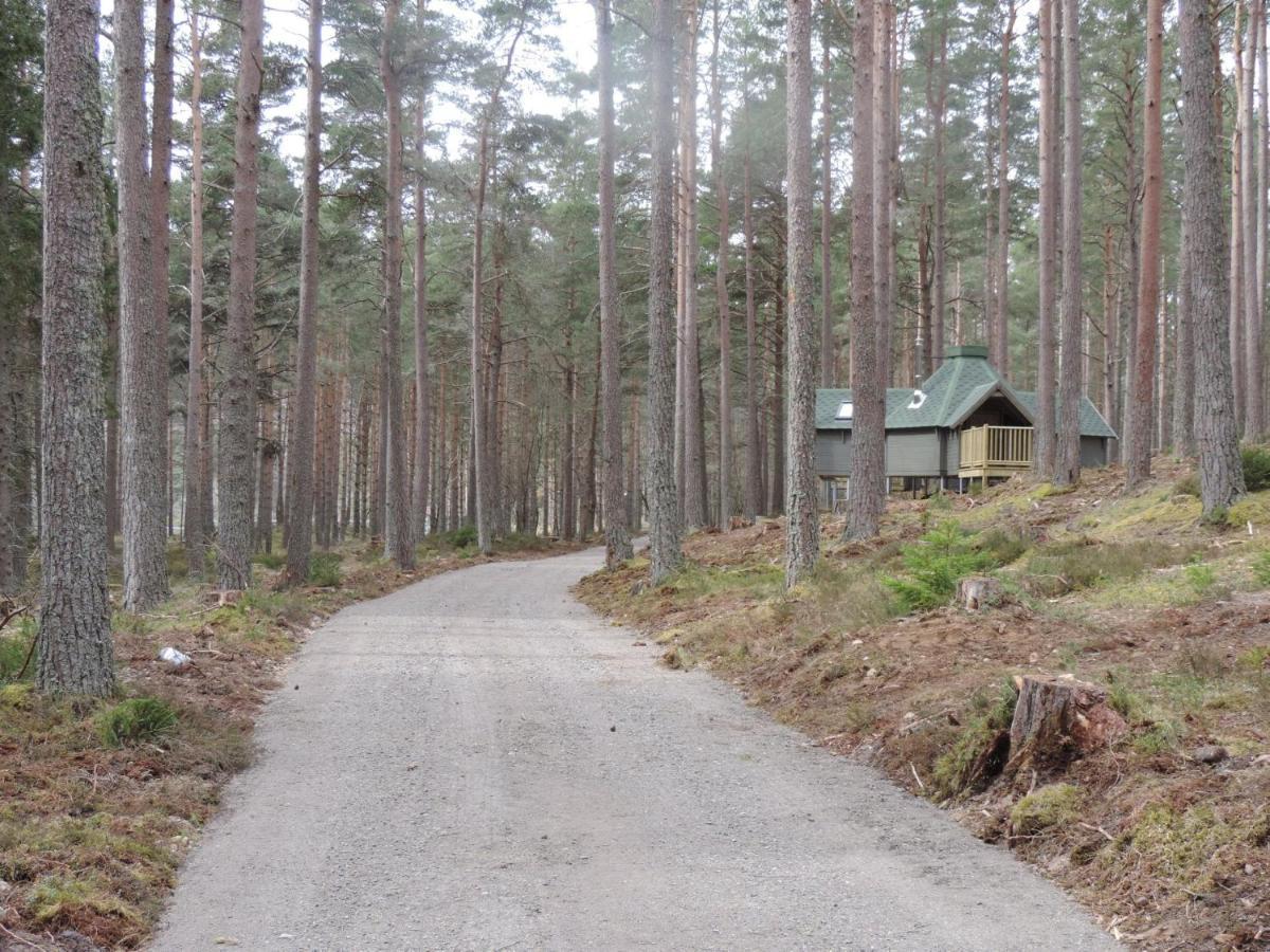 Cairngorm Bothies Villa อะบอยน์ ภายนอก รูปภาพ