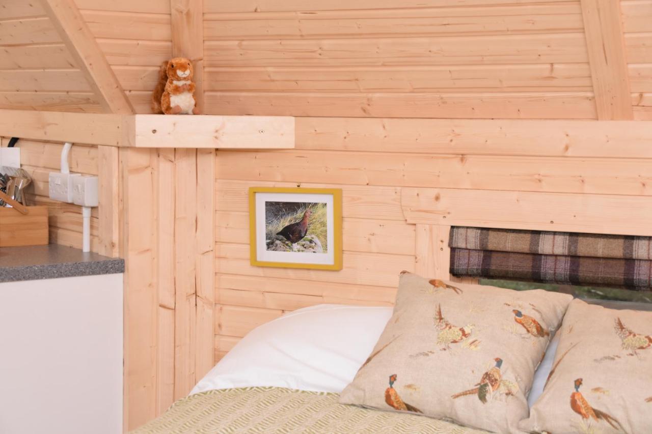 Cairngorm Bothies Villa อะบอยน์ ภายนอก รูปภาพ