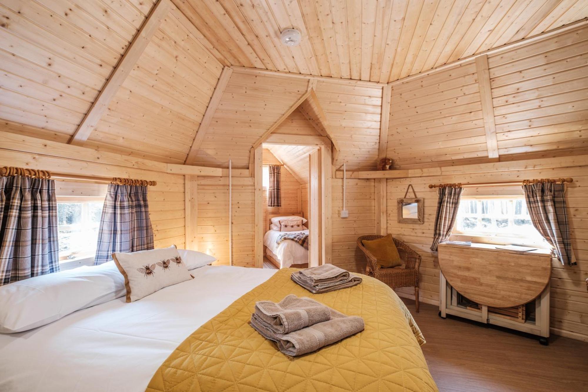 Cairngorm Bothies Villa อะบอยน์ ภายนอก รูปภาพ