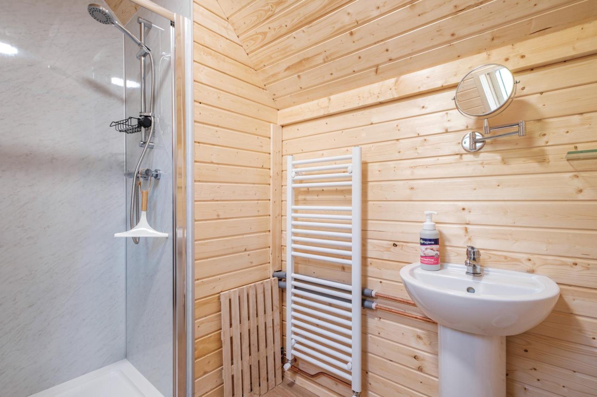 Cairngorm Bothies Villa อะบอยน์ ภายนอก รูปภาพ
