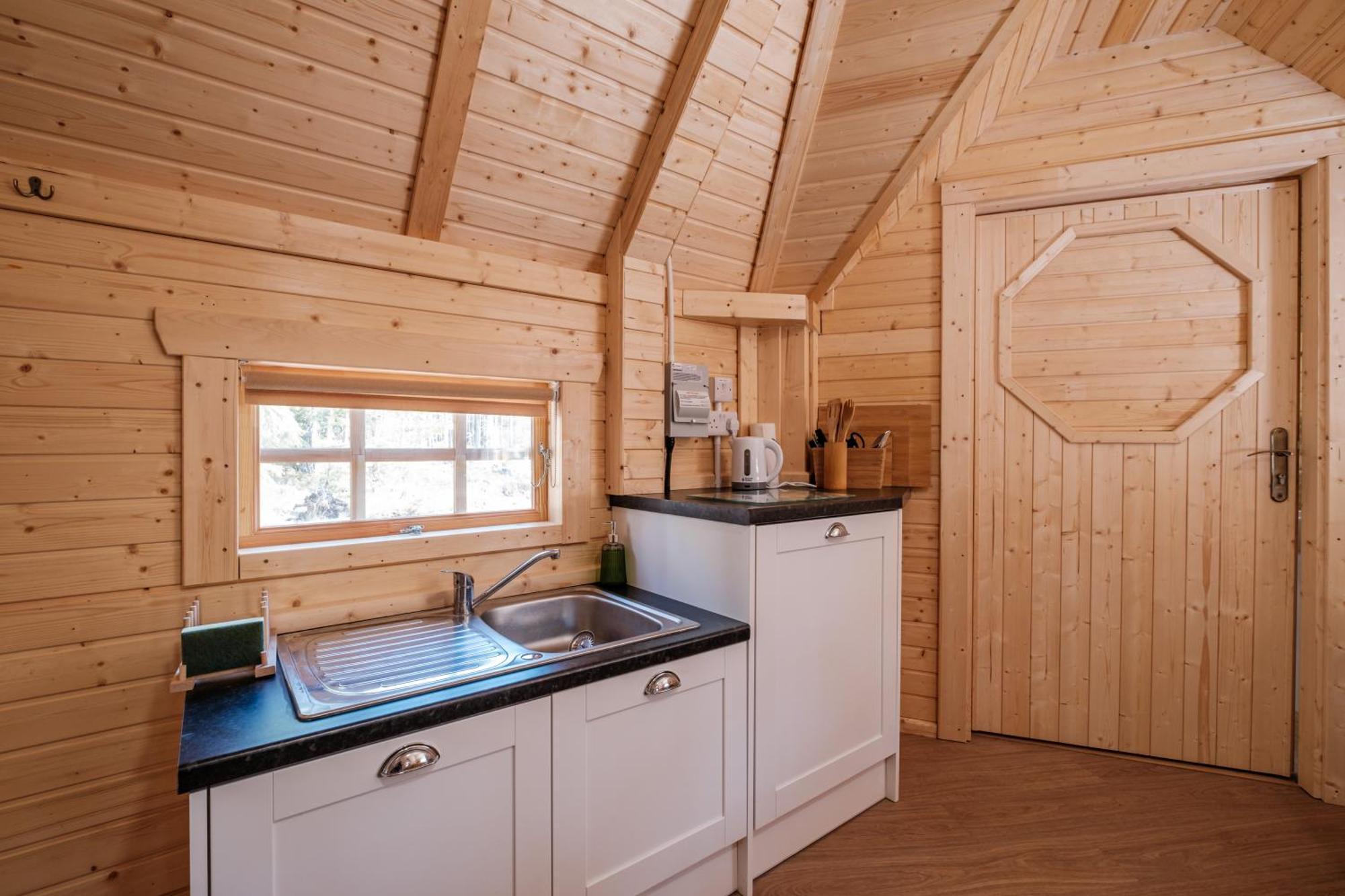Cairngorm Bothies Villa อะบอยน์ ภายนอก รูปภาพ