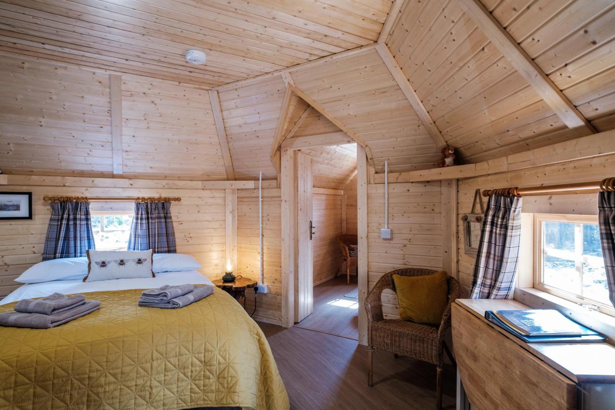 Cairngorm Bothies Villa อะบอยน์ ภายนอก รูปภาพ