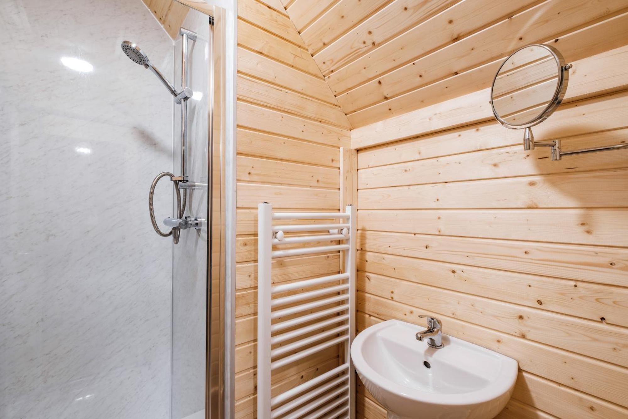 Cairngorm Bothies Villa อะบอยน์ ภายนอก รูปภาพ
